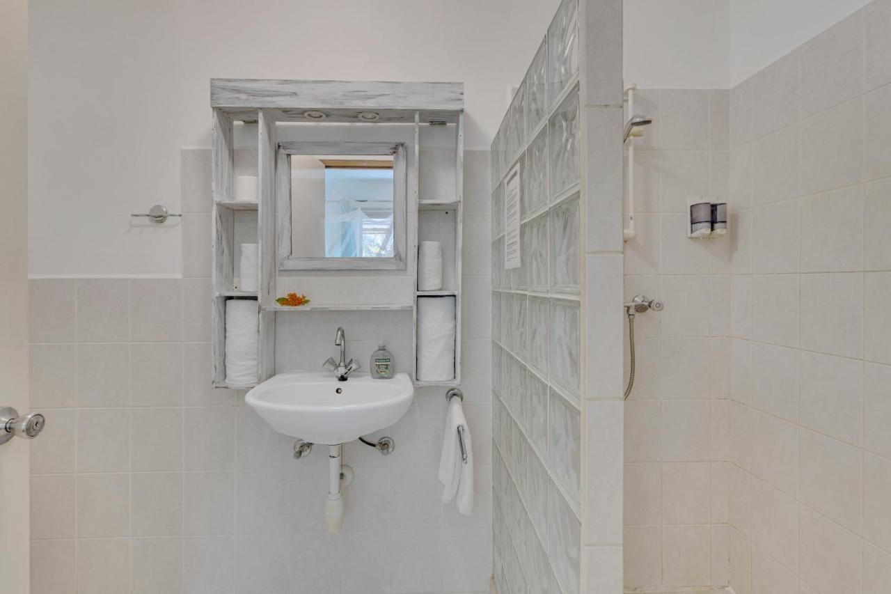Tropical Divers Resort Кралендижк Екстериор снимка
